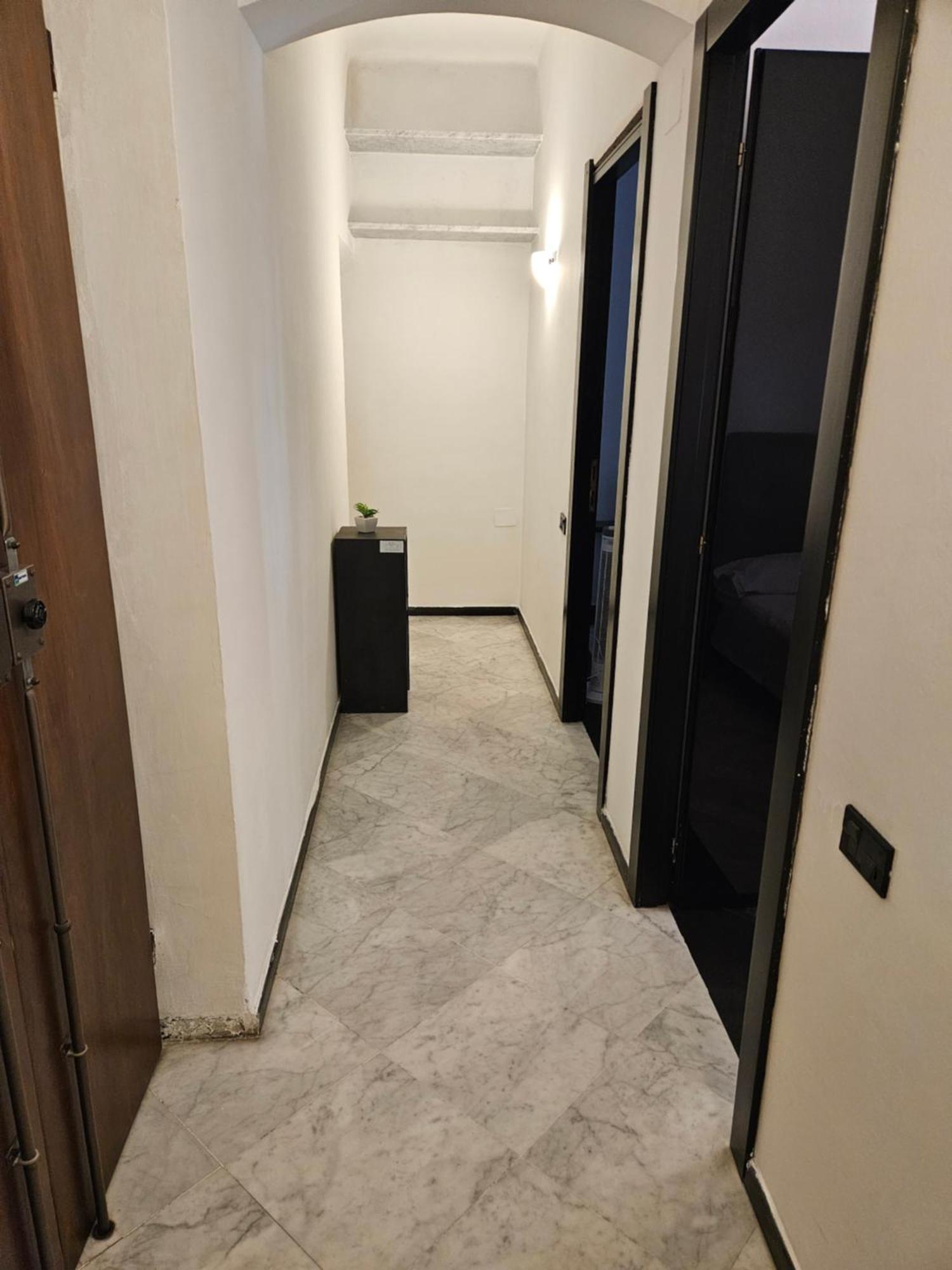 Casa Regis - Free Parking Hotel Genoa Bagian luar foto