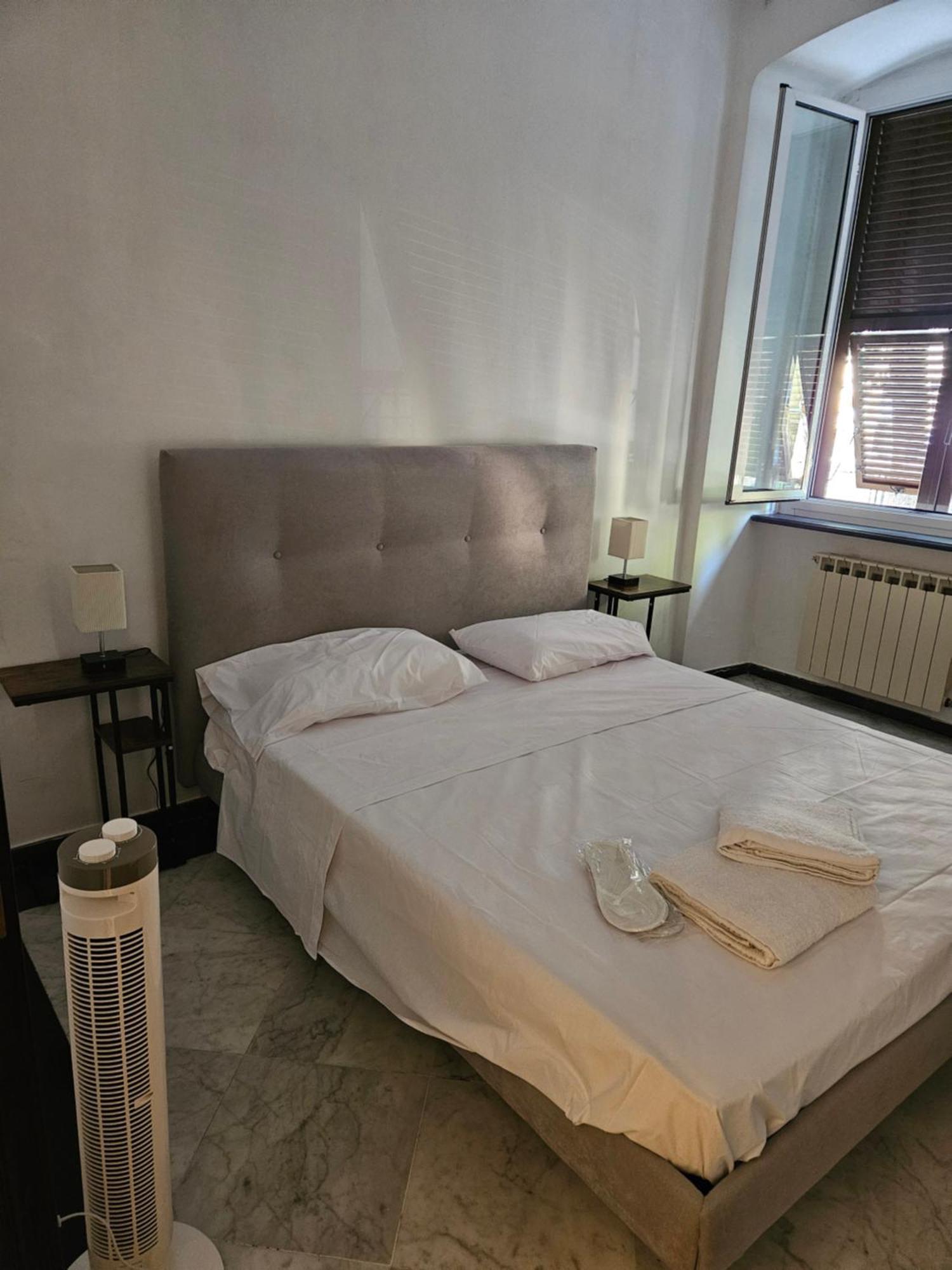 Casa Regis - Free Parking Hotel Genoa Bagian luar foto