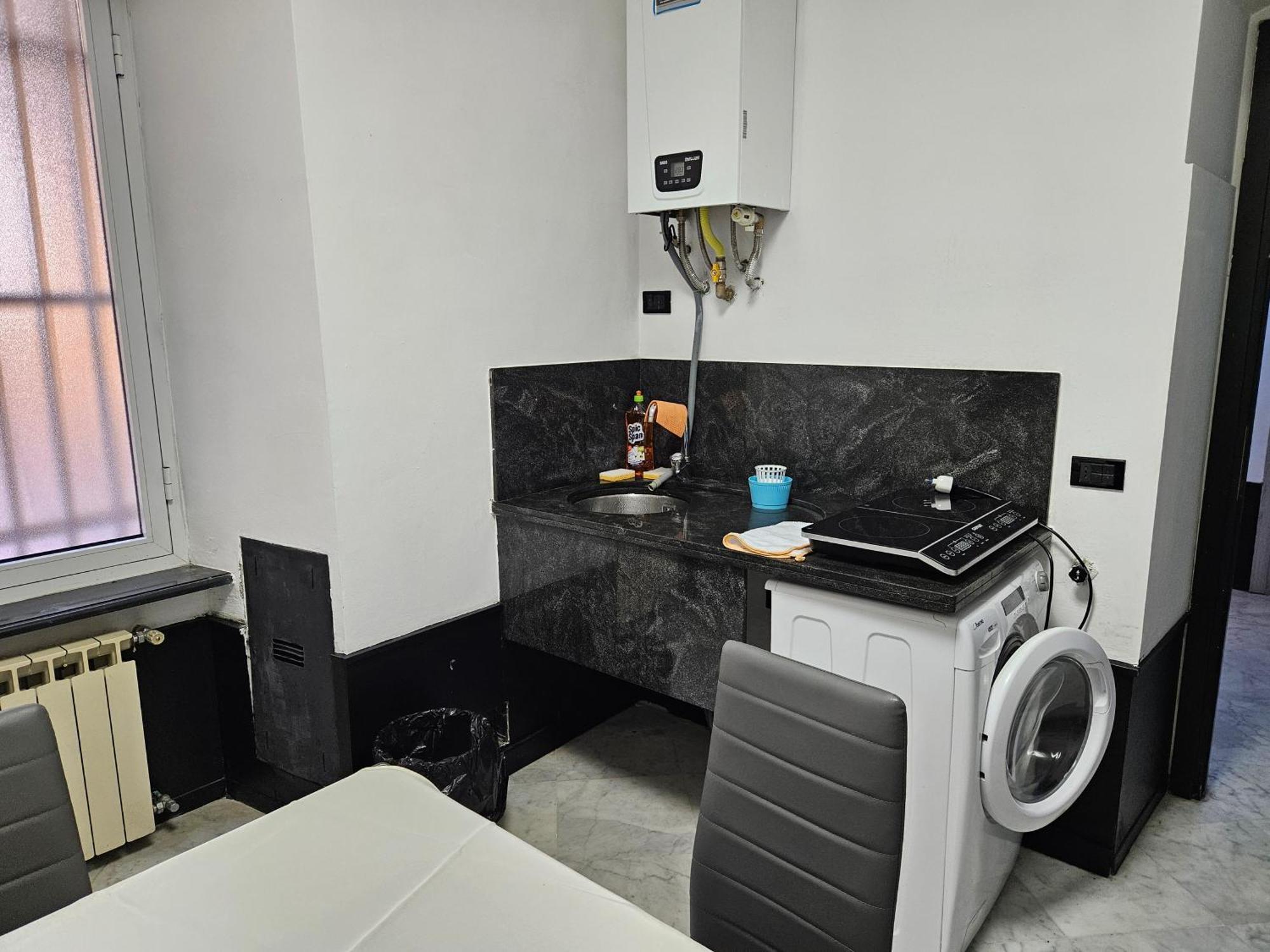 Casa Regis - Free Parking Hotel Genoa Bagian luar foto